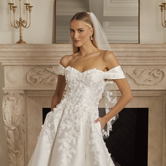 Huntington Veil Fingertip - Picture 3 of 4